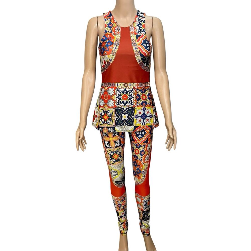 Yoga Democracy Activewear Set Small Tank And Leggings Tile Print Colorful Cutout